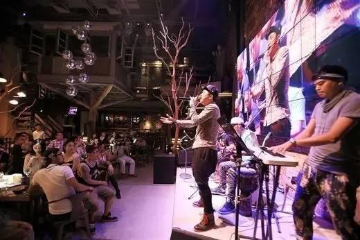 娱乐大爆料老酒馆在线观看,老酒馆在线观看，揭秘酒馆里的传奇故事  第3张